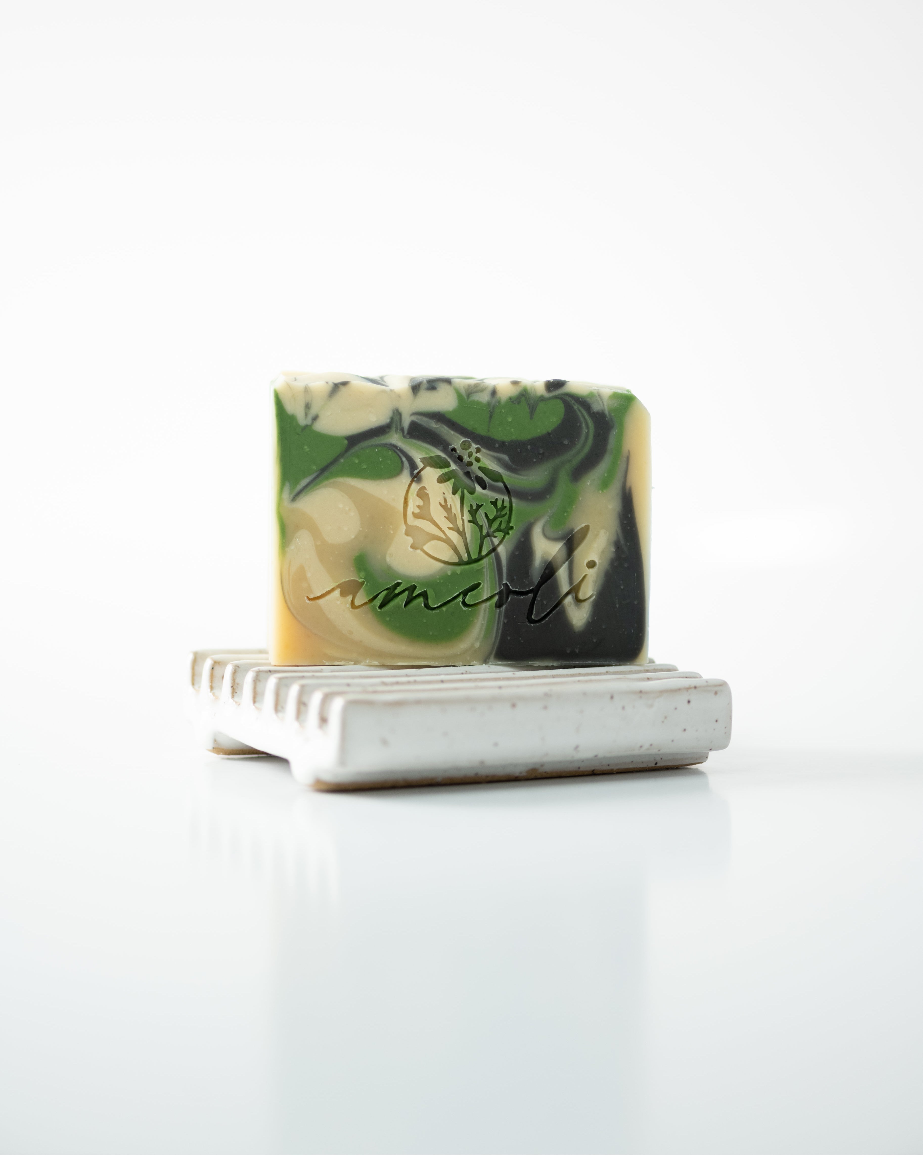 Le Boisé | Savon onctueux au lait de chèvre et notes boisées