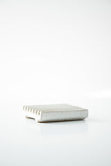 Savon onctueux au lait de chèvre et notes boisées