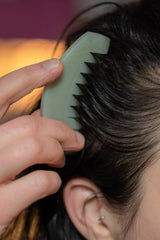 Peigne en pierre de jade
