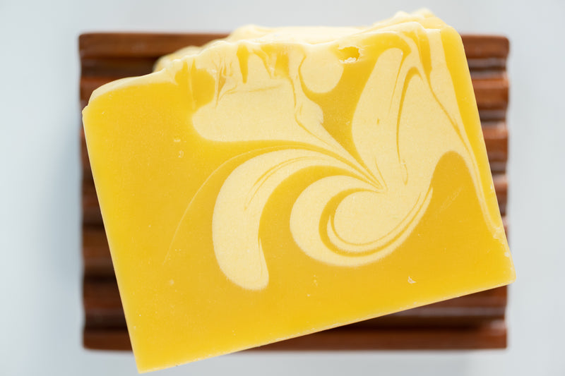 Savon hydratant pour le visage au beurre d'avocat et lait de coco